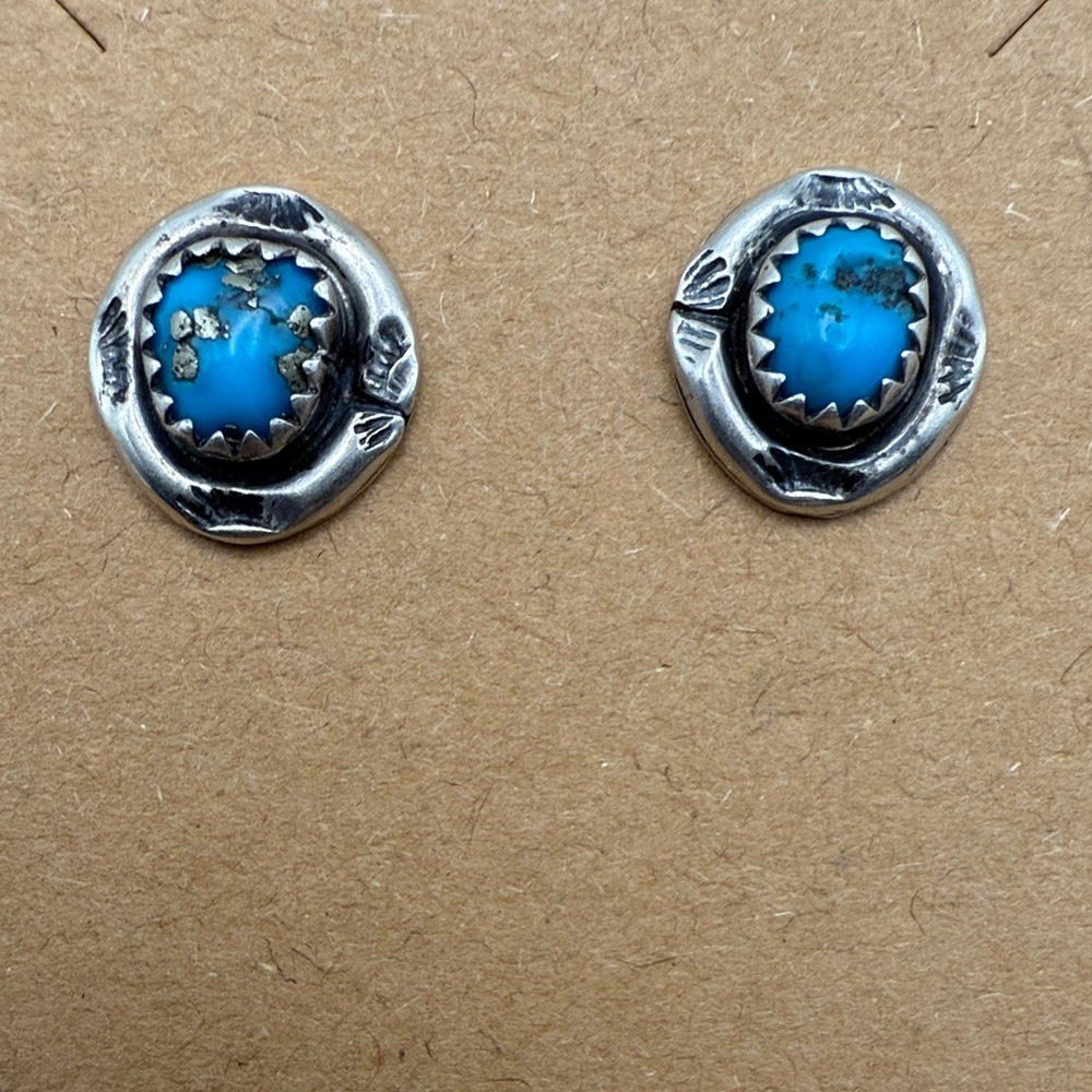 Vintage Native American 925 Sterling Silver Round Turquoise Nugget Stud Earrings